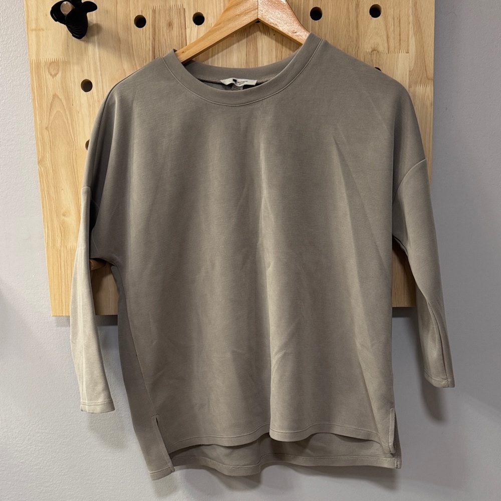 Cable & Gauge Women's Tan Top